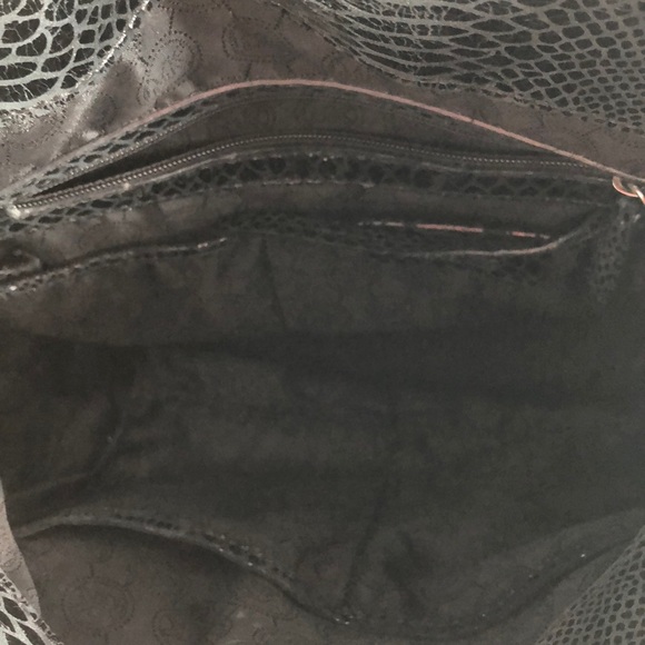 *3 for $500* Special Edition Michael Kors tote - Picture 4 of 6